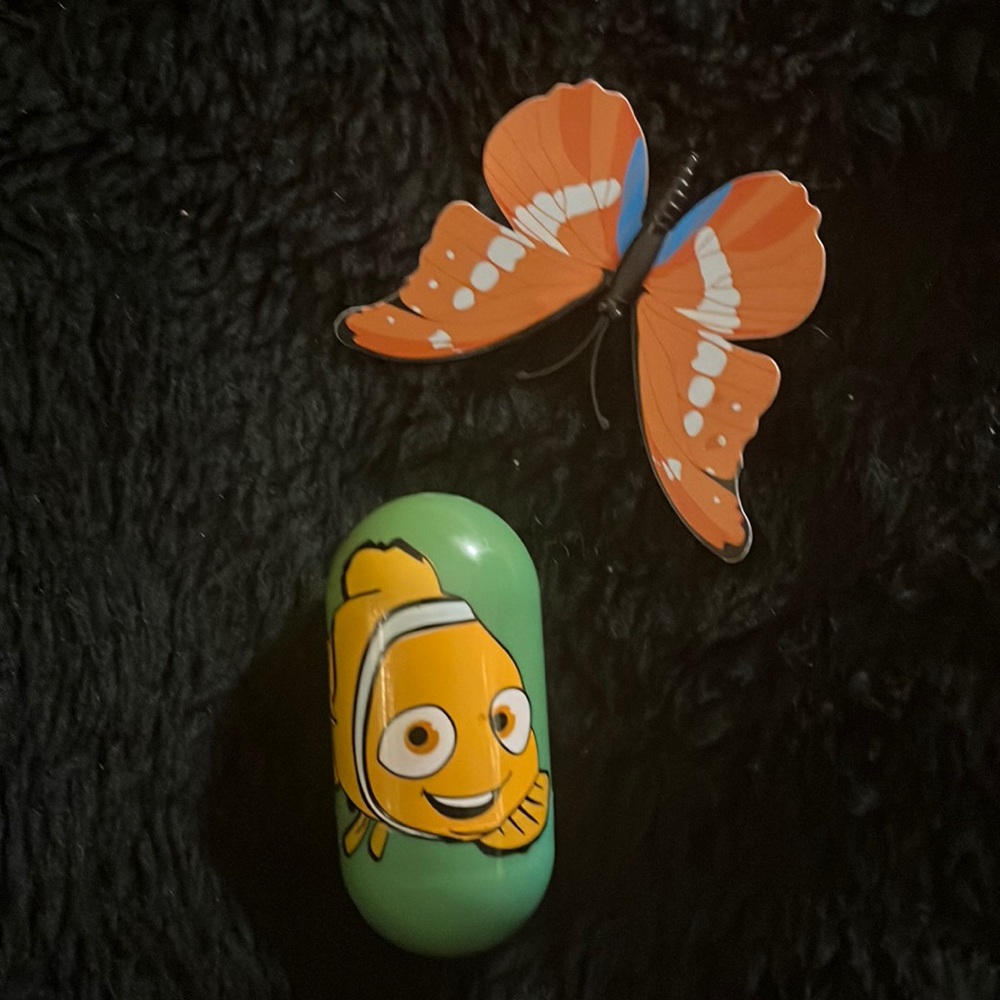 Walt Disney Resorts Nemo #34  Weeble Wobbler Toy